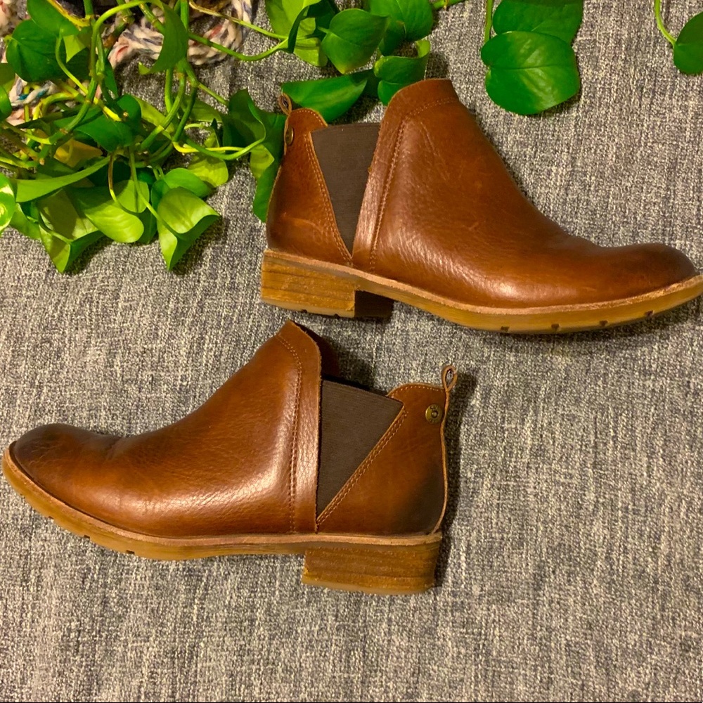 Sofft Women’s Brown Leather Booties Size 7